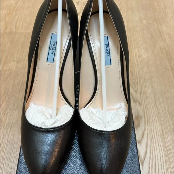 Prada Napa Vernice Nero 1lP268 New With Box Size 40 Authentic!